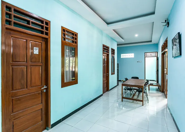 RedDoorz near Puro Mangkunegaran Surakarta 